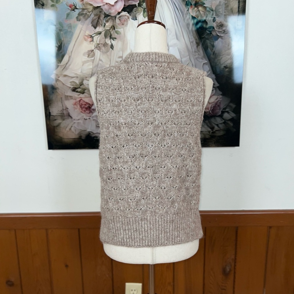 Super Cute Universal Thread Pointelle Sweater Ves… - image 5